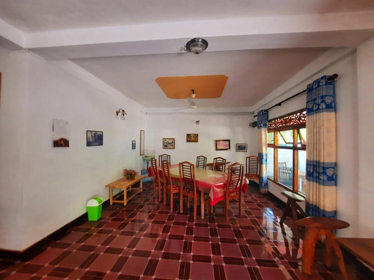 Hostel -In Frant Of The National Park- اوداوالاوي المظهر الخارجي الصورة